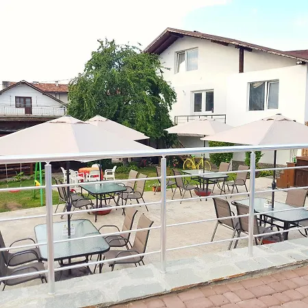 בית הארחה семеен хотел-